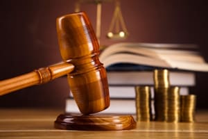 In § 185 StGB steht zum Tatbestand „Beleidigung“ keine Definition, sondern das Strafmaß.