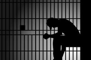 Bedrohung laut StGB: Welche Strafe droht dem Täter?