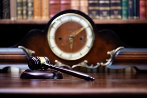 Sexuelle Nötigung: Die Verjährung ruht bis zum 30. Lebensjahr des Opfers.