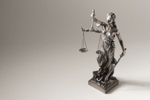 Ein wichtiger Maßstab für die Strafzumessung ist zum Beispiel die Schuld des Täters.