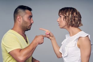 Täter-Opfer-Umkehr: In der Psychologie stellt sie eine Manipulationstechnik dar.
