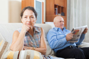 Zeugnisverweigerungsrecht: Als Ehegatte müssen Sie Ihren Partner nicht belasten.